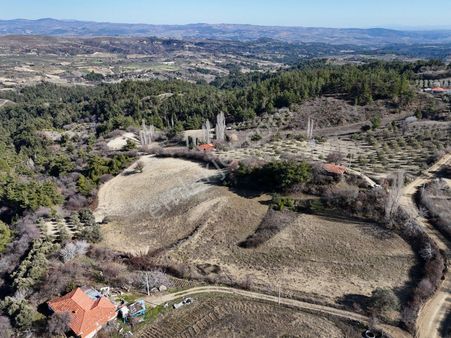 Gördes Kayacık'ta Satılık 28700 M2 Tarla Ve Dam (video)