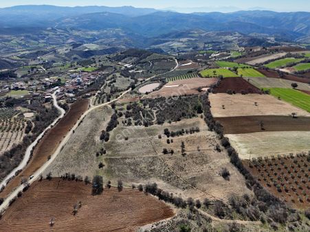 Gördes Malkoca'da Köy İçinde Satılık 101897 M2 Tarla (video)