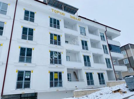 Esentepe'de Ara Kat Satılık Daire