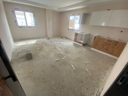 Atıcı Emlak'tan Yeşiltepe'de Cadde Üzerinde Sıfır 2+1 Satılık Daire