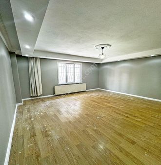 Mehtereçeme Mahallesinde Metrobüse Yakın Tertemiz Masrafsız 2+1 Satılık Daire