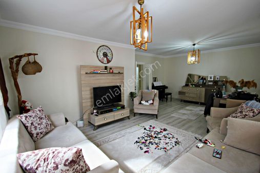 Gölcük Donanma Mh. Versay Yamaçevler'de Satılık 4+1 Lüks Daire