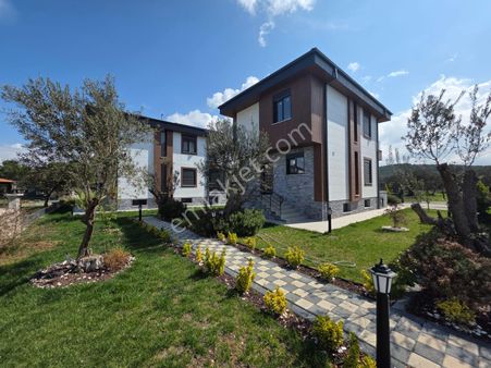 Sefa Çamlık Laka'da Site İçinde Satılık Müstakil Lüx 5+1 Villa
