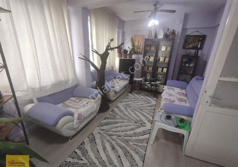 Edremıt Camivasat Mah. Cumhurıyet Okulu Mevkii Satılık Daire💥2+1' Den 1+1 'e Çevirilmiş💥3.kat