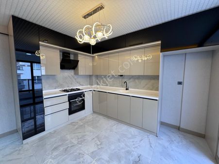 Keçiören'de Sıfır Binada Orta Katta 145m2 Full Yapılı Daire