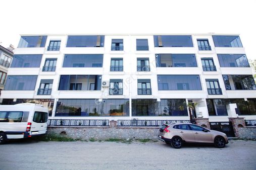 Altınkumda Dogalgazlı Asansörlü Ebeveyn Banyolu Sıfır 2+1 Daire