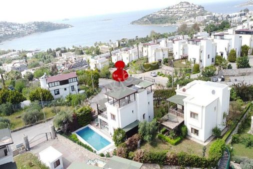 Bodrum Yalıkavak Tilkicikte 450 M2 Arsada 4+1