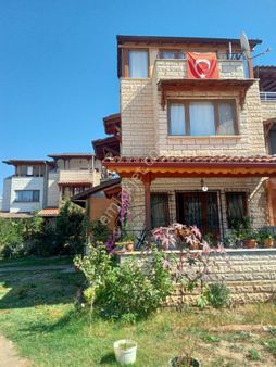 Bursa İznik Göl Kenarında 4+1 Fırsat Triplex Villa