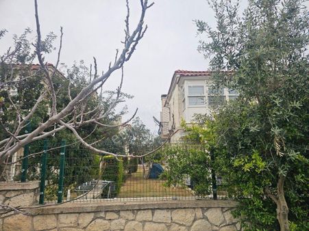 İzmir Çeşme Alaçatı Havuzlu Site İçinde Satılık Taş Ev Villa
