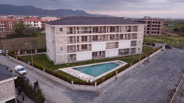 Ayvalık Altınova Havuzlu Sitede 1+1 Sıfır Özel Yapım Daireler