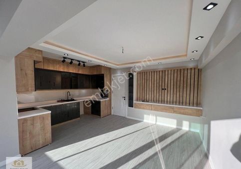 Kuşadası Güzelçamlı’da Komple Yenilenmiş 3+1 Geniş Daire