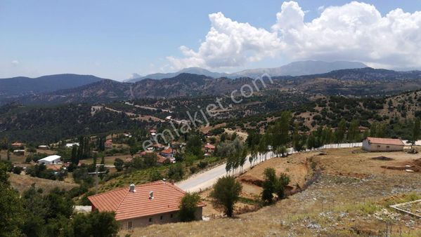 Korkuteli Güzle'de 1.086 M2 Satılık Tarla