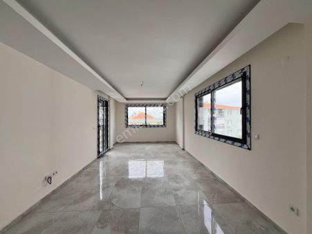 Seferihisar Gözsüzler Caddesi Üzerinde, 2. Kat, Geniş Balkonlu, 2+1 Sıfır Daire