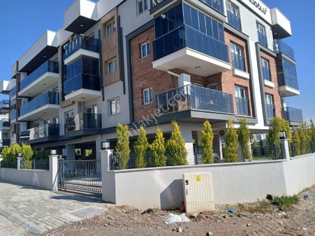 Efeler, Zeybek Mah.de, Mükemmel Konumda, Kalitelibirbinanın1.katda,2+1 Daire