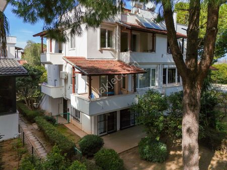 Şehnaz Yüksek'den Güzelobada Hekimköyde 4+2 Satılık Villa