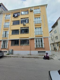 Satılık Karacaibrahim Mahallesi 2 Nolu Sağlık Ocağı Yanında 2+1 Daire