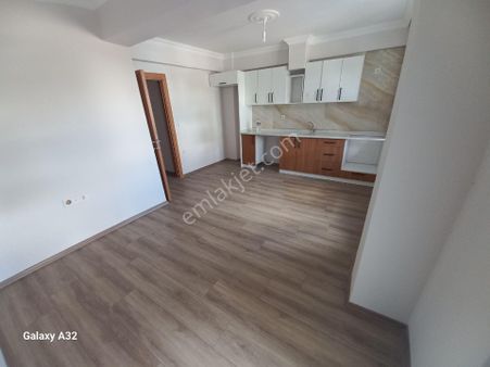 Işıkhan Emlak'tan Tek Yetki Edremit Tuzcumuratta 2+1 Açık Mutfak Satılık Sıfır Daire