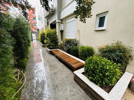 4+1 Arakat Doğalgazlı Elektrikli Panjurlu 160 M² Daire