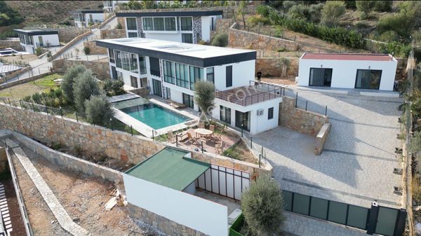 Bodrum Kızılağaç Güvenlikli Sitede Havuzlu Lüks 7+1 Villa