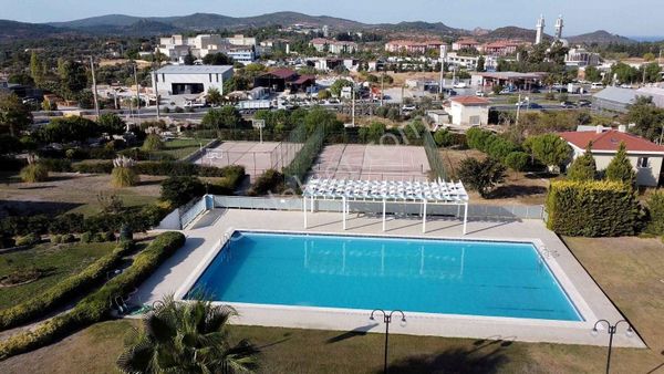Urla Merkezde, Zeren Konutları'nda Lüks 5+2 Kiralık Villa
