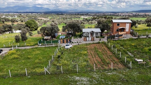 Görece'de Satılık 480 M2 Tapulu Merkeze Yakın Elektrik+su+telçit