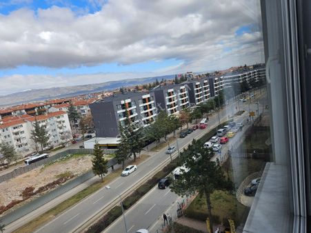 Dönertaş Emlaktan Uluönder Mah.satılık 3+1 Ara Kat Bakımlı Daire