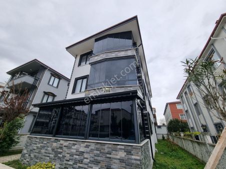 Karasu Yalı Mahallesinde Denize Yakın Yeni 2+1 Daire