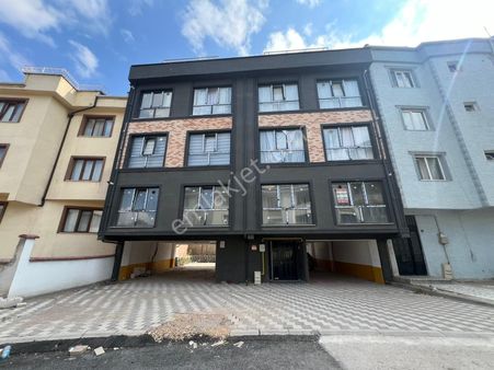 Roma' Dan Orhaniye Mahallesinde Eşyalı Satılık Daire