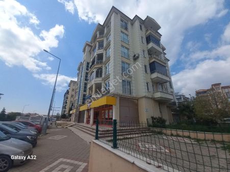 Tek Yetki Işıkhan Emlak'tan Edremit Adliye Karşısı 200m2 Satılık 3+1