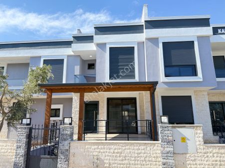 Seferihisar Doğanbey Merkezde Satılık 2 + 1 Sıfır Dubleks Yazlık