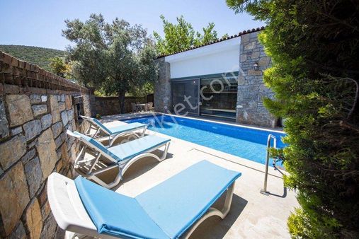 Bodrum Torba'da Özel Havuzlu 3+1 Tek Katlı Müstakil Lüks Villa