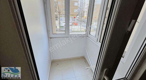 Aile Sitesinde Cumhruiyet Mahallesinde Metrobüse 5 Dakika Yürüme