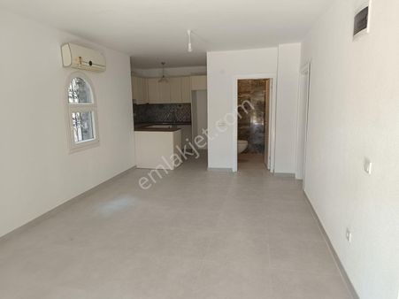 Bodrum Cafatsakir Cad Satılık 2+net 75 M2 Güzel Bir Butik Sitede