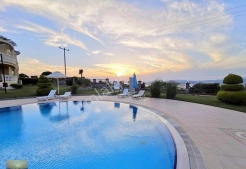 Özel Plajlı Sitede Bakımlı Lüks 2 Banyolu Daire Dekorlu Ön Blokta Acil