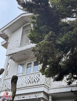 Yeşilköy'de Betonarme Yapıda Satılık Köşe Konumlu Köşk