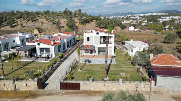Muğla Bodrum Yeniköy Karaova'da Havuzlu Müstakil Lüks Dubleks Villa