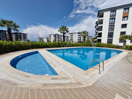 Ön Emlaktan Ören Yolu Havuzlu Nezih Sitede Satılık 2+1 Lüx Daire