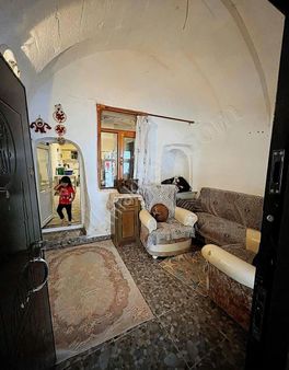 Ürgüp Karağandere Mah 12 Odalı 1115 M2 Satılık Kargir Ev