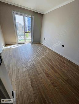 Tema İstanbul 2'de 146m2 2+1 Güney Doğu Satılık Daire