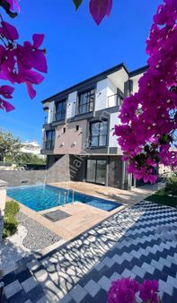 Didim Çamlık Mahallesi'nde 4+1 Havuzlu Lüks Villa