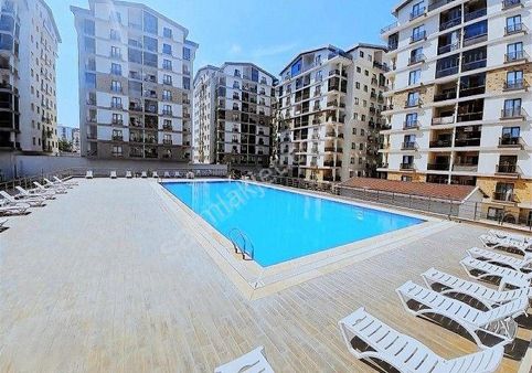 Ataevler'de Bulvara Cephe Havuzlu Sitede 3+1 Masrafsız Daire