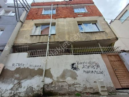 Çamdibi'nde Tek Tapu 3 Katlı Bina