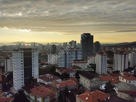 Kartal Yakacık Yenimahalle De 3+1 Deniz Ve Ada Manzaralı Satılık