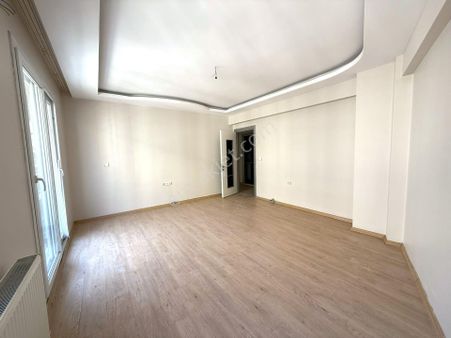 Şemikler Girişinde // 3+1 Arakat // 2 Wc // Limitsiz Emlak'tan