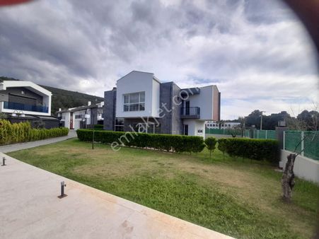 Kuştur Mevkin'de Denize 100 Metre Mesafede 4+1 Ultra Lüks Satılık Villa