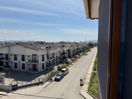 Menderes Kemalpaşa Mahallesin'de Satılık4+2