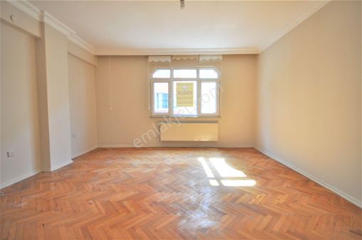 İstanbul House'dan Bahçelievler'de Güney Cephe 2+1 Ara Kat