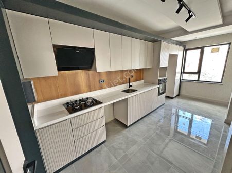 Misket Düzlükte Tren Yakını Katta Full Yapılı 3+1 Satılık Daire