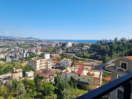 Alanya Çıplaklı’da Doğayla İç İçe, Manzaralı Sıfır 2+1 Dubleks Daire