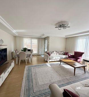 Avcılar Denizköşklerde Asansörlü 3+1 Ara Kat Satılık